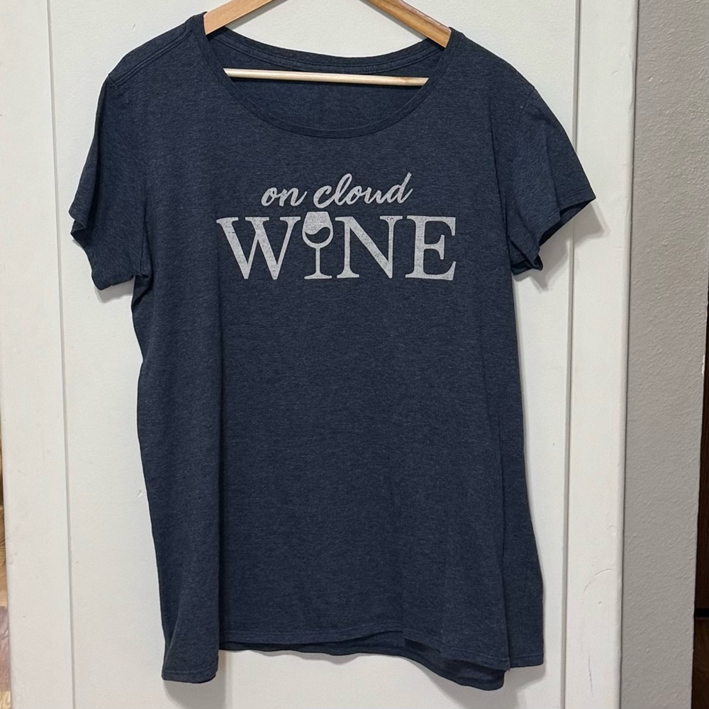 On Cloud Wine Women's XL Funny T-shirt GNO winery Blue Knit Top Short Sleeve